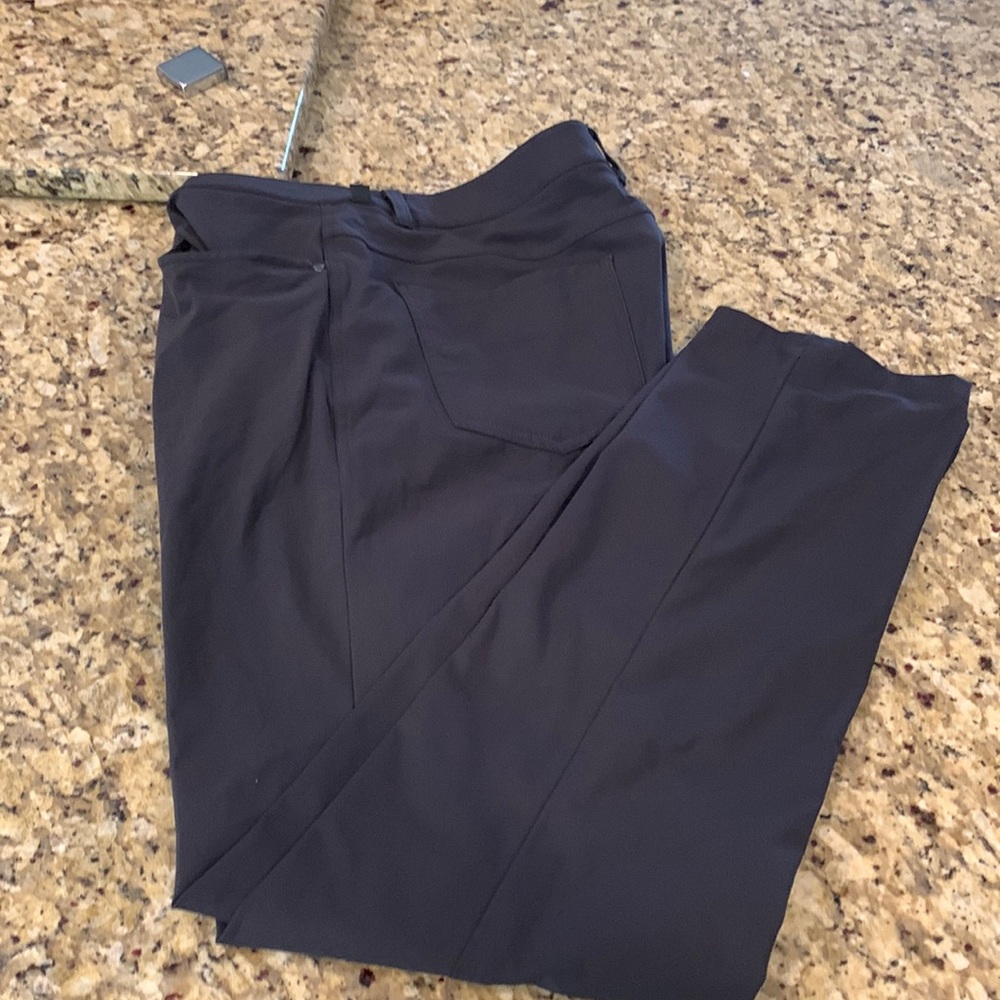 Lululemon ABC pants 33x32” Graphite